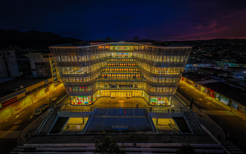 Explorando BINAES: La Biblioteca Nacional de El Salvador para los Amantes de los Videojuegos